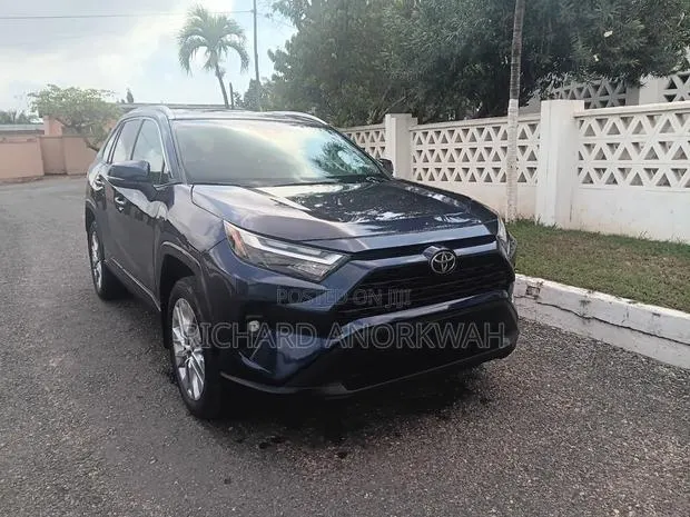 Toyota RAV4 XLE AWD 2023 Blue · Photo 1