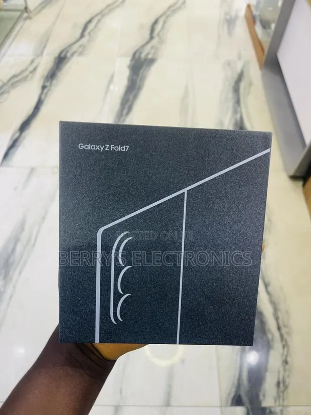 New Samsung Galaxy Z Fold7 256 GB Black · Photo 1