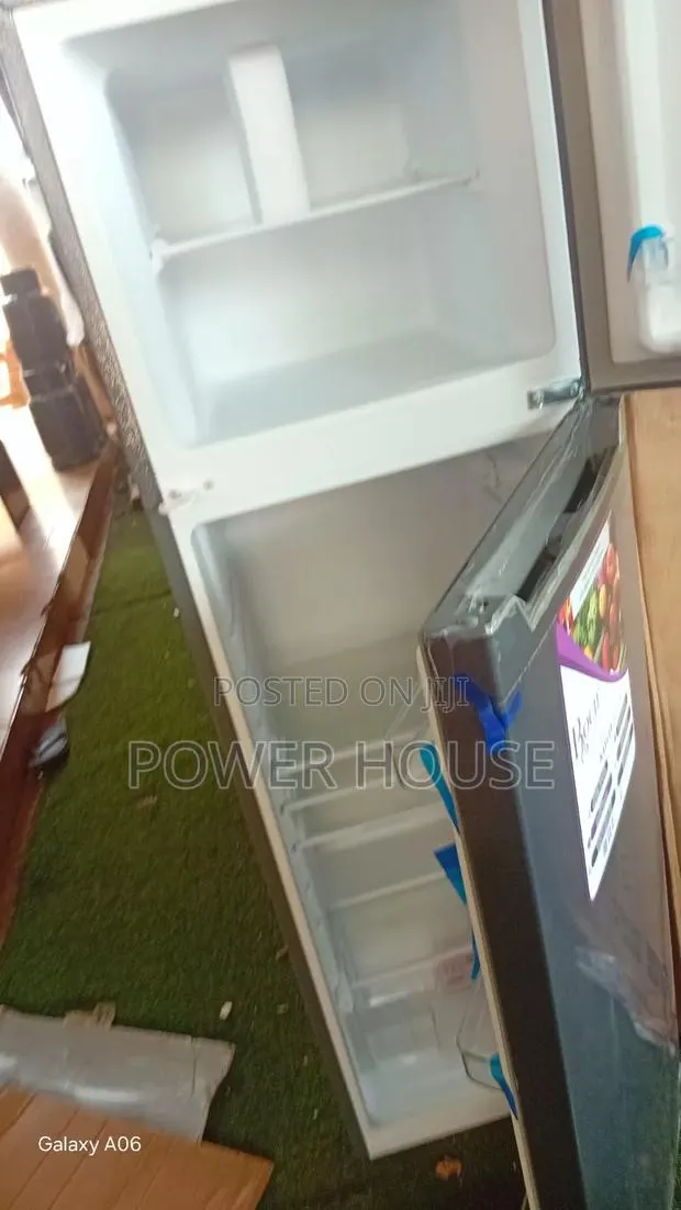 Keep Everything Perfectly Fresh With the Super Cooling Roch 168l · Photo 1