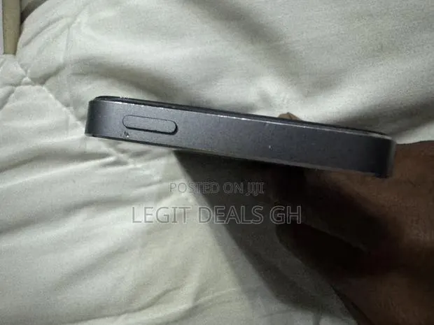 Apple iPhone 5s 16 GB Silver · Photo 1