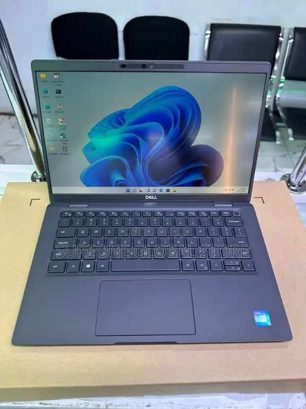 Laptop Dell Latitude ST Tablet 16GB Intel Core Ultra 7 HDD+SSD 512GB · Photo 1