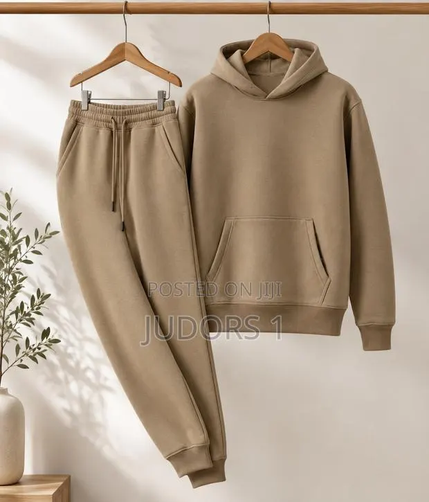 Track Suit · Photo 1