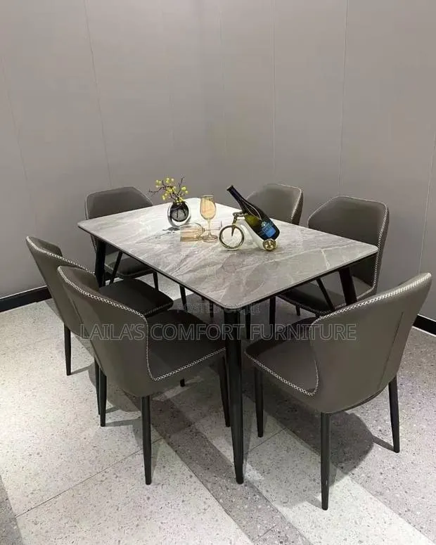 Marble Dining Table · Photo 1