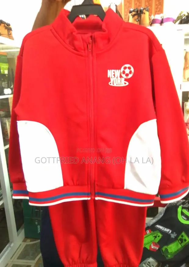 Kid Red Tracksuit · Photo 1