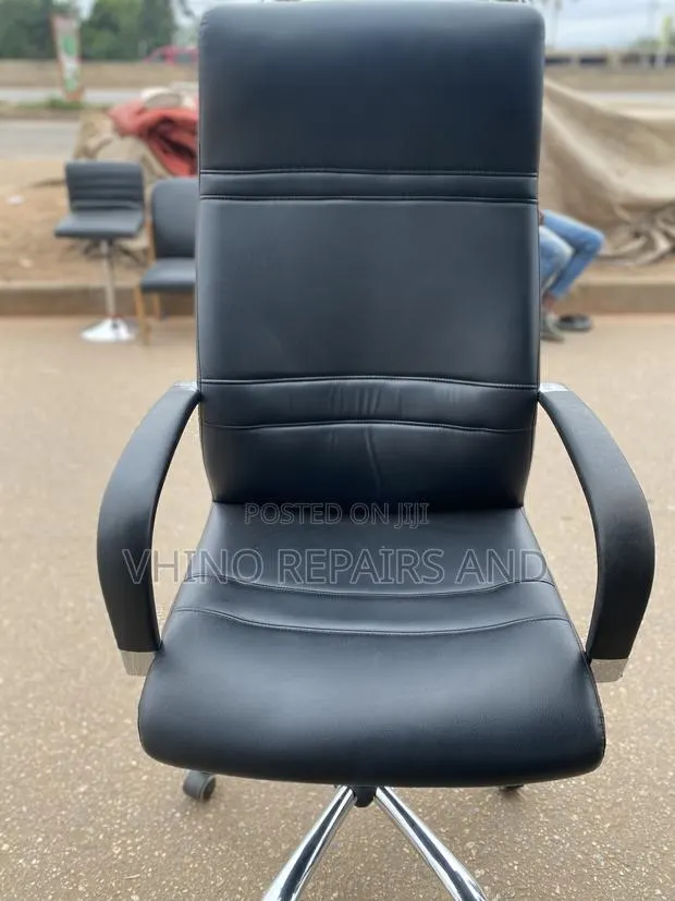 Civil Chairs · Photo 1