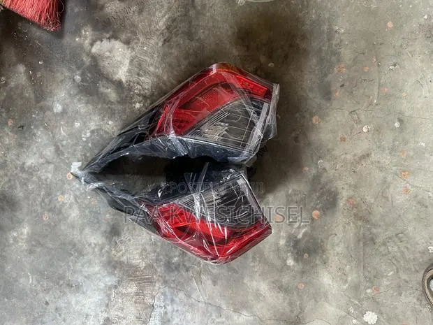 Toyota RAV4 2019 2020 2021 Tail Lights · Photo 1