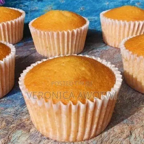 6 Pieces of Vanilla Cup Cake · Photo 1