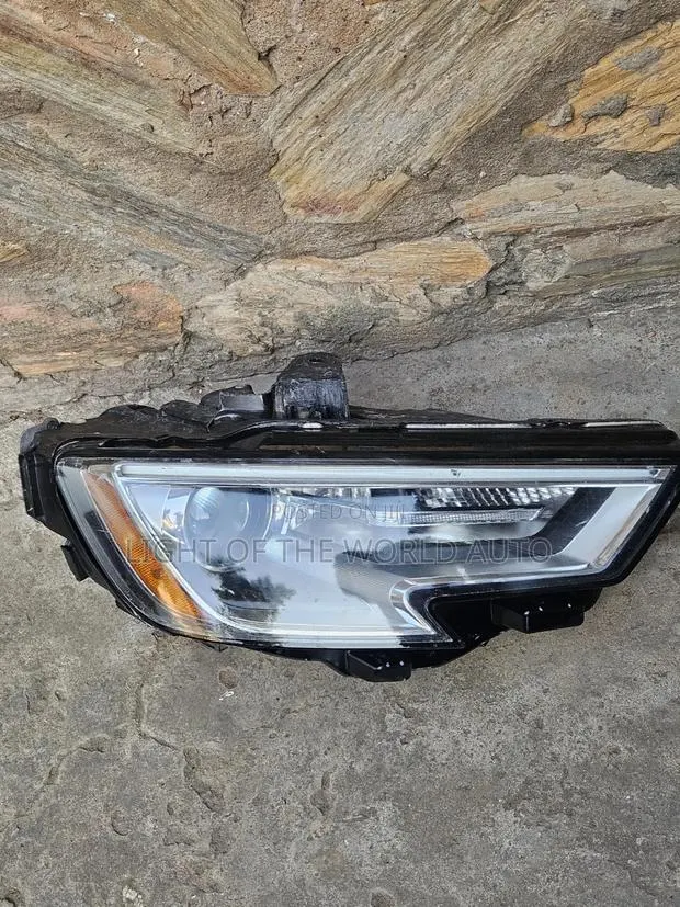 Audi S3 A3 Headlight 2017 Right Side Charger Type · Photo 1