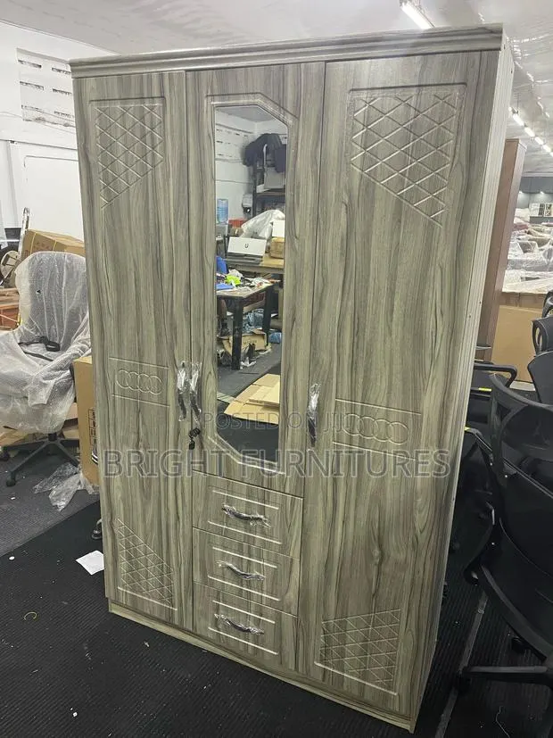 Wardrobe Wardrobe · Photo 1