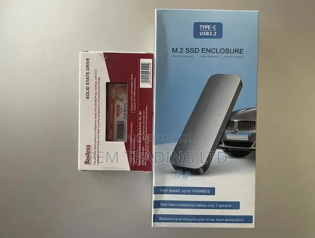 512GB SSD External Drive · Photo 1