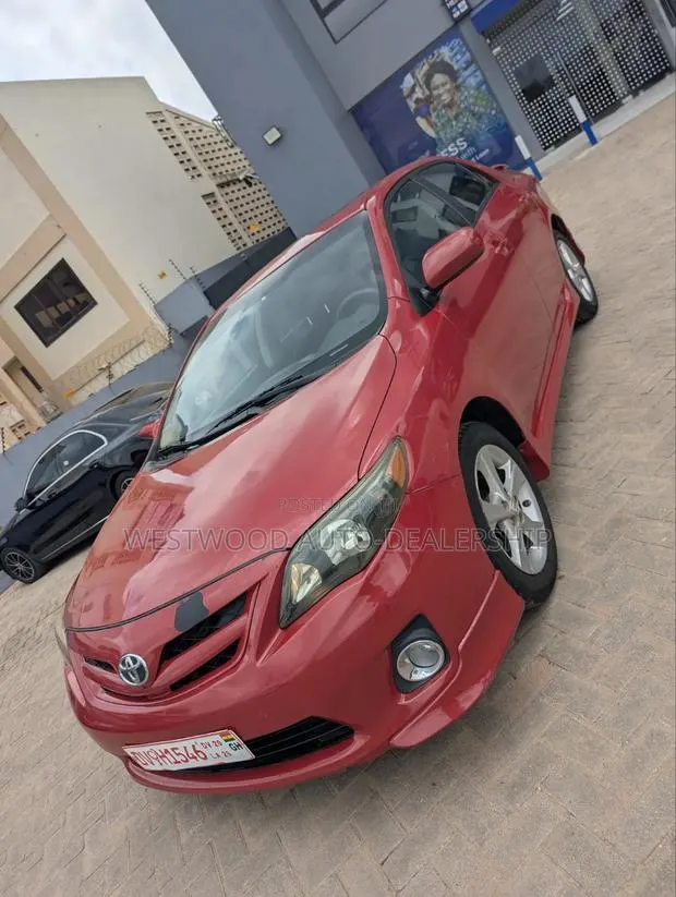 Toyota Corolla S 4dr Sedan (1.8L 4cyl 4A) 2013 Burgundy · Photo 1