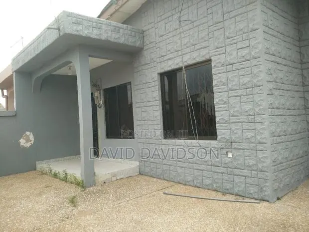 3bdrm Mansion in Executive 3 Bedroom, Tema Metropolitan for rent · Photo 1