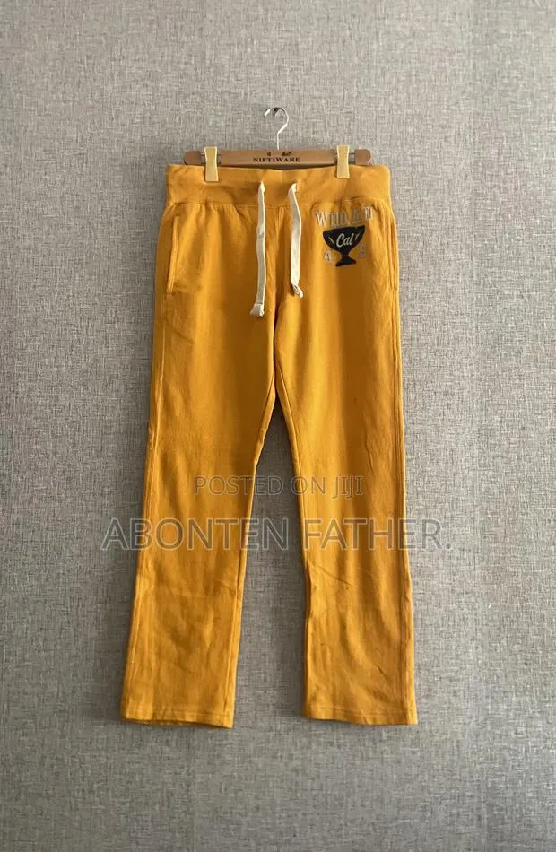 Classic Sweatpants · Photo 1