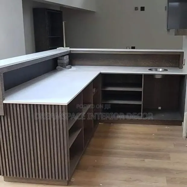 Custom Reception Desk Workspace Counters · Photo 1