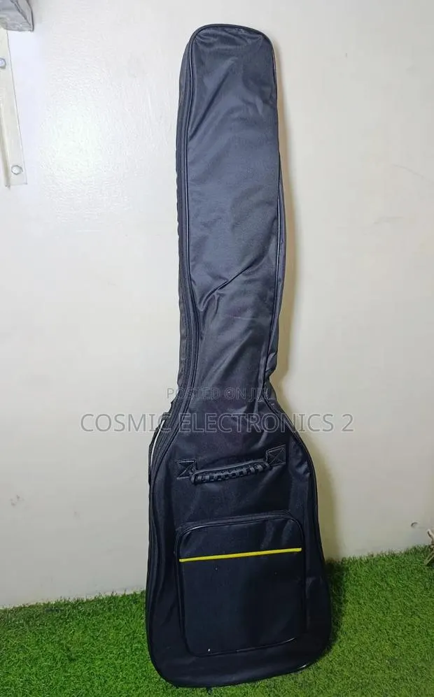 Padded Acoustic Guitar Gig Bag With Accessory Pocket · Photo 1