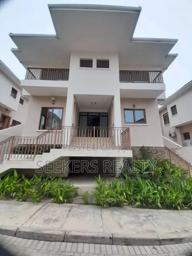 5bdrm Townhouse / Terrace in Seekers Realty, Cantonments for rent · Photo 1