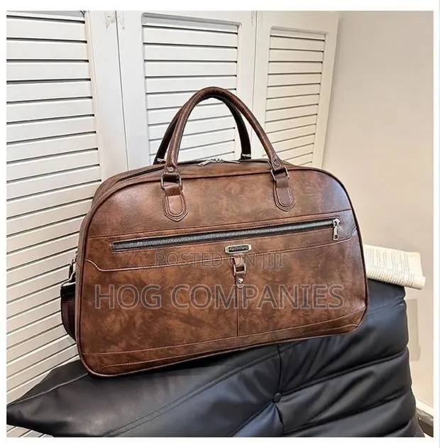 Large Capacity Leather Travel Duffle Bag · Photo 1