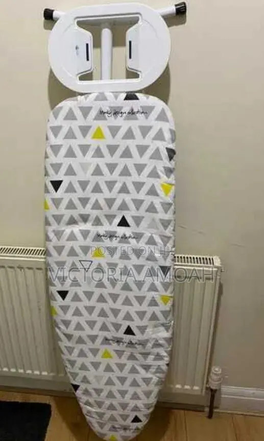 A Foldable Lroning Board. · Photo 1