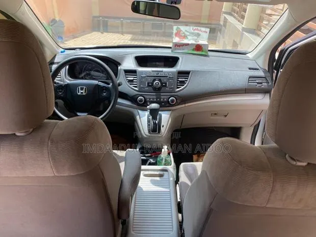 Honda CR-V 2012 White · Photo 1