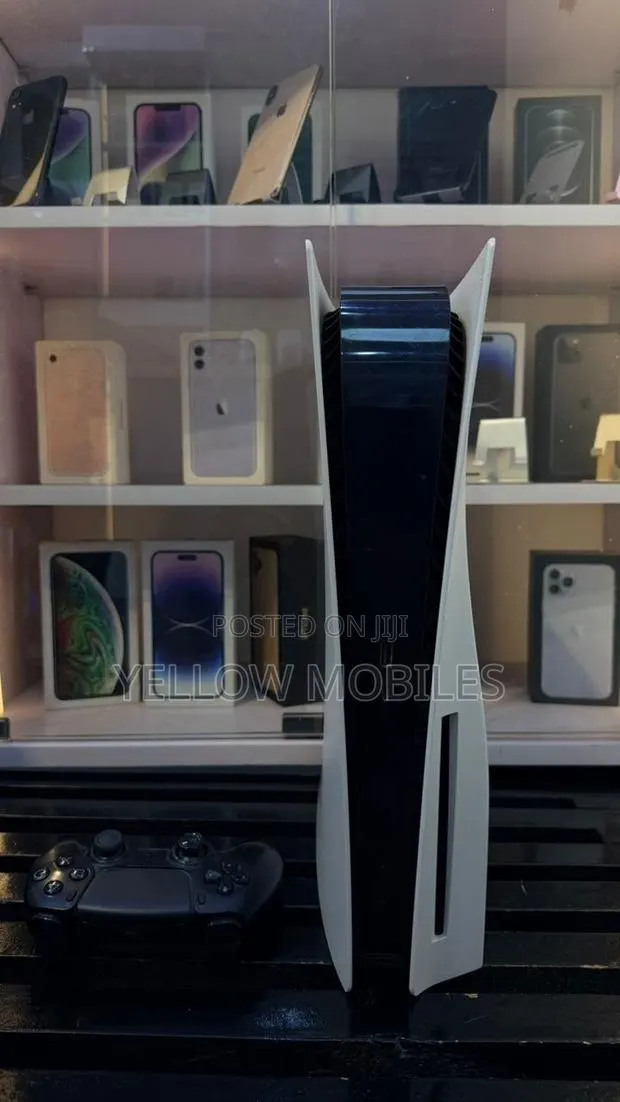 PS5 Standed · Photo 1