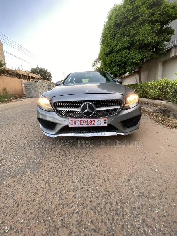 Mercedes-Benz C300 2015 Brown · Photo 1