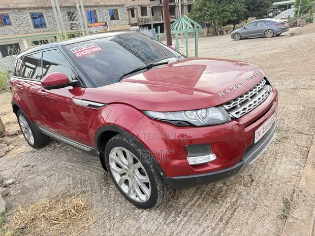 Land Rover Range Rover Evoque Prestige 4dr SUV AWD (2.0L 4cyl Turbo 9A) · Photo 1