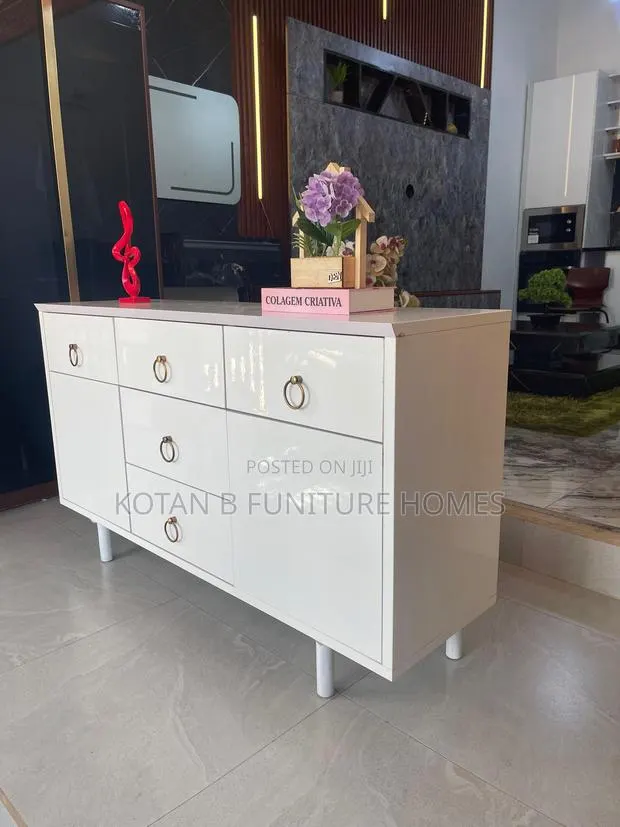 Modern Dresser · Photo 1
