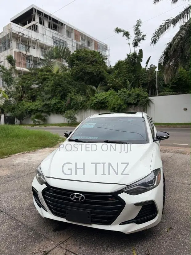 Hyundai Elantra Sport 2018 White · Photo 1