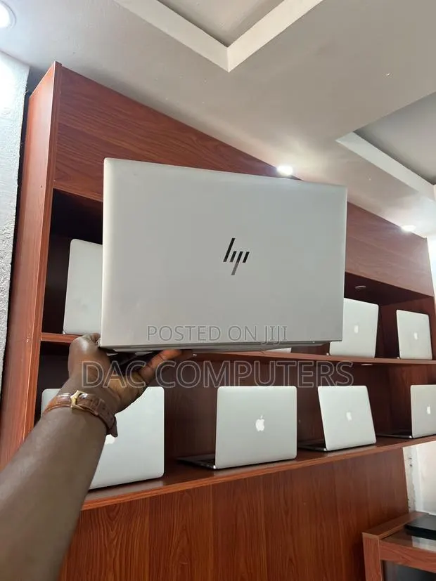 Laptop HP EliteBook 830 G7 8GB Intel Core i5 SSD 256GB · Photo 1