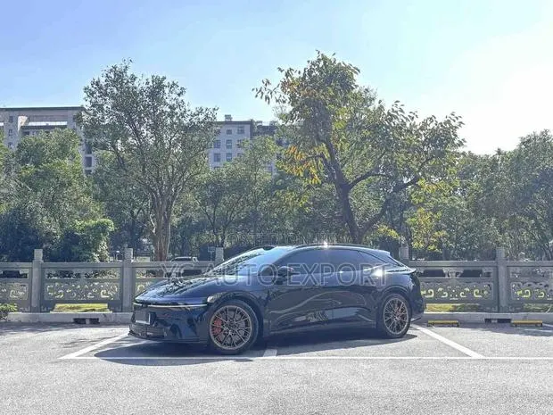 Zeekr 007 GT 2025 Black · Photo 1