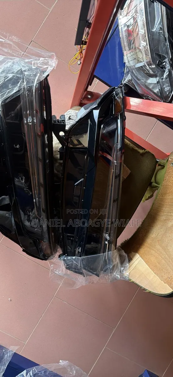 CRV 2023-2025 Headlights (Upgraded/Spec) · Photo 1
