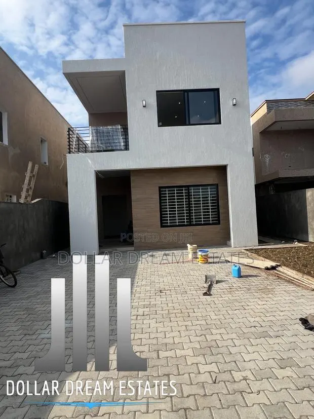 5bdrm House in Spintex for sale · Photo 1
