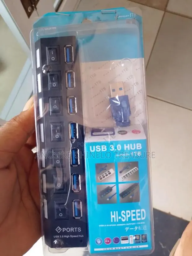 Hi- Speed Usb Hub 3.0 · Photo 1