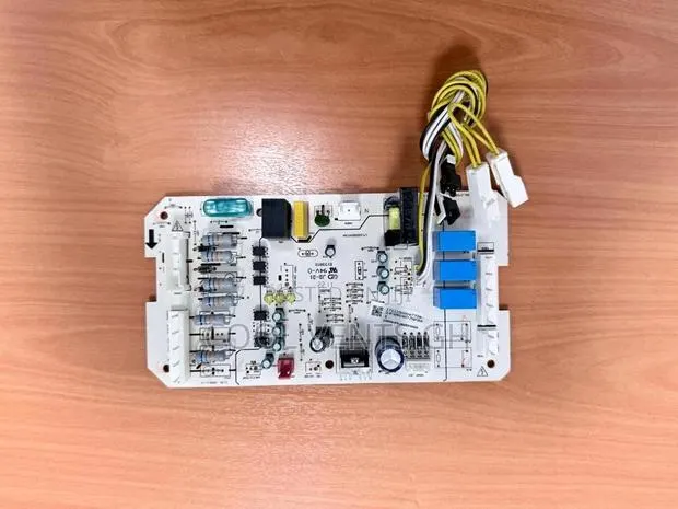 Trane Main Control Board (201375590150) · Photo 1