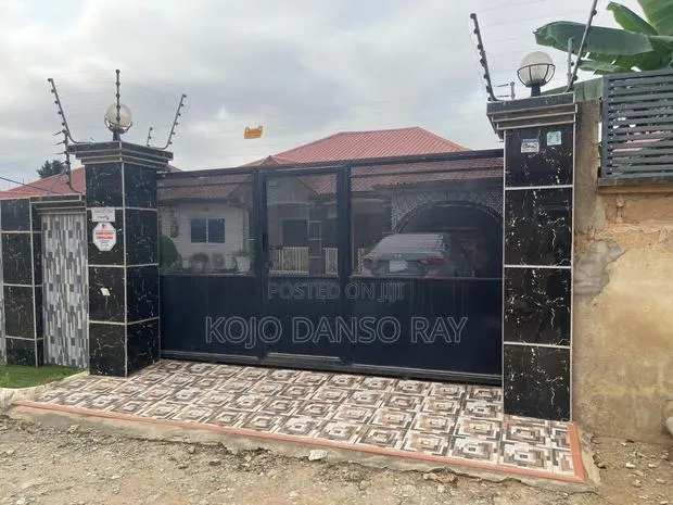 4bdrm House in Kwabenya for sale · Photo 1