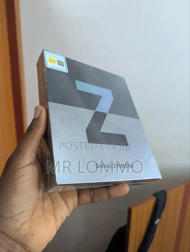 New Samsung Galaxy Z Fold 3 512 GB Black · Photo 1