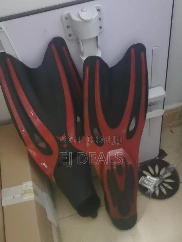 Swimming Fins Size 42-44 Adult · Photo 1
