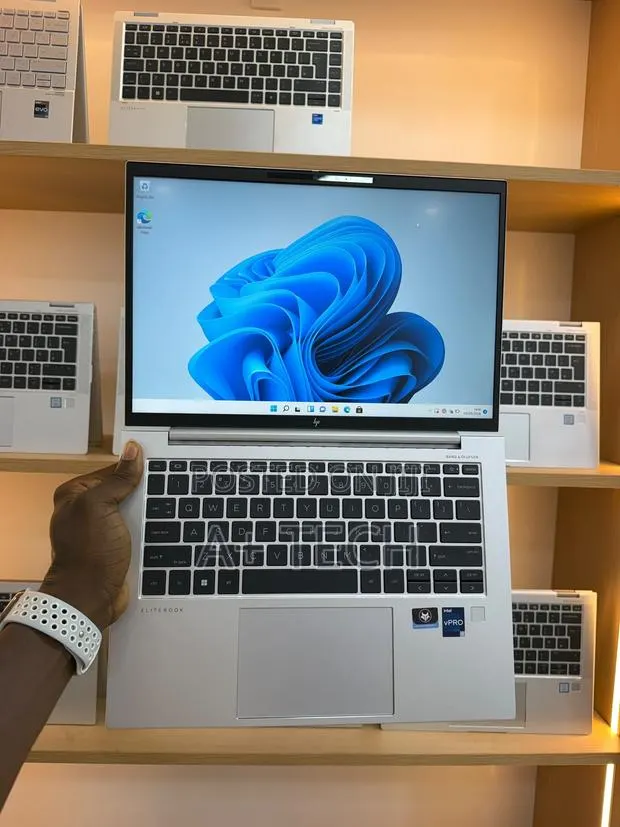 Laptop HP EliteBook 840 G10 16GB Intel Core i7 SSD 512GB · Photo 1