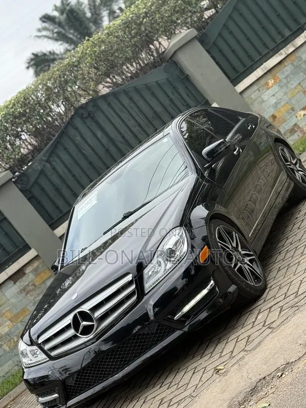 Mercedes-Benz C250 2013 Black · Photo 1