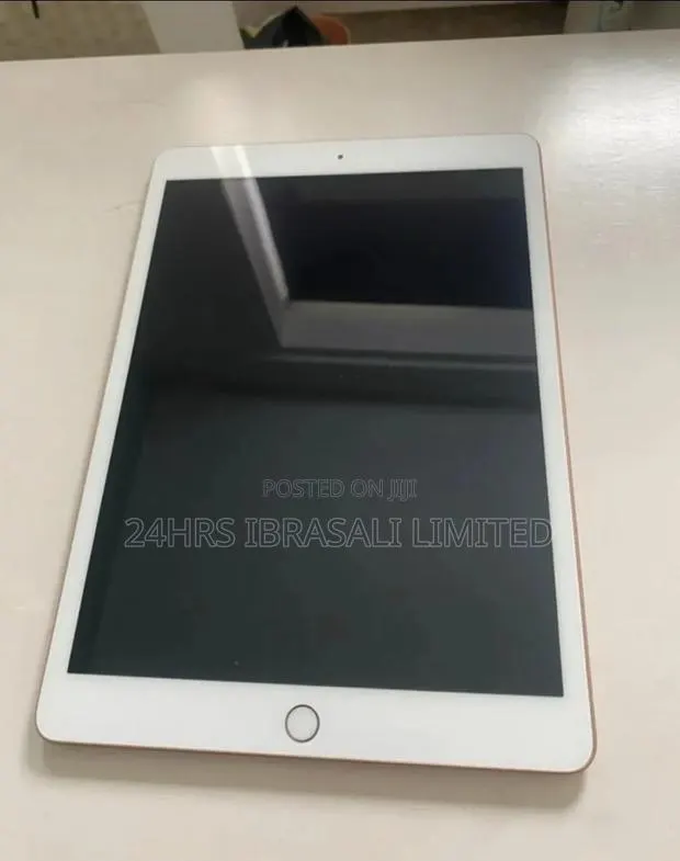 Apple iPad Wi-Fi 32 GB · Photo 1