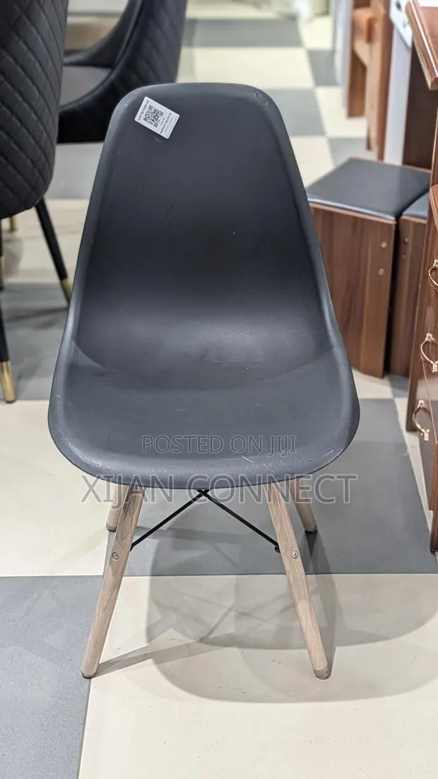 Modern Black Dining Chair – Wooden Legs | Stylish Comfortable · Photo 1