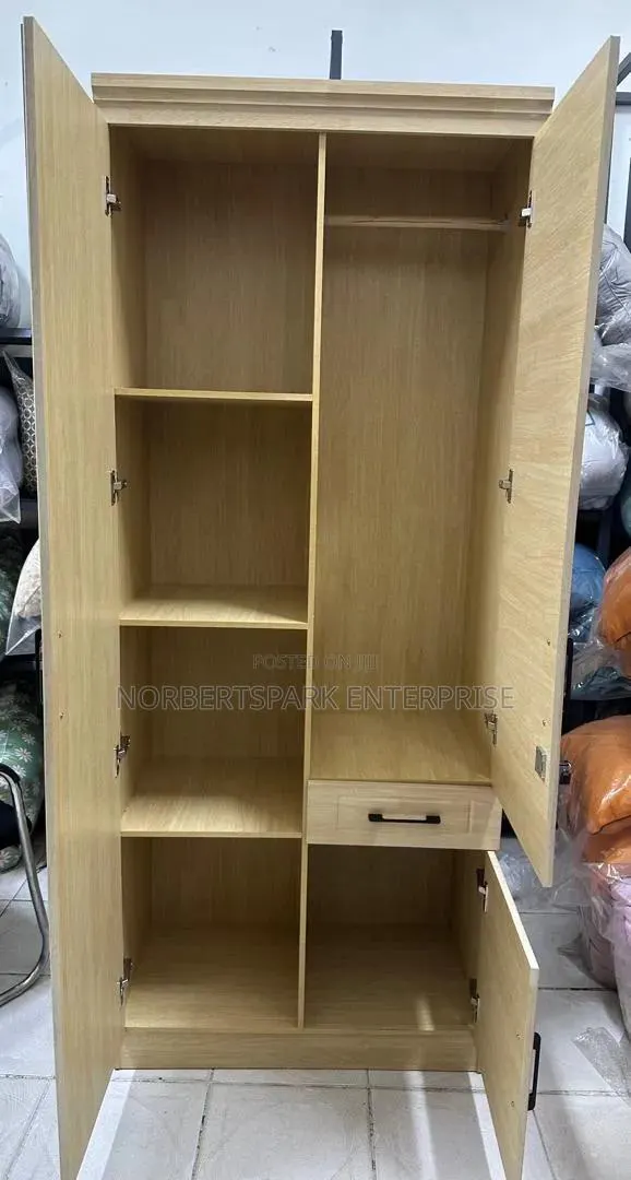 Wardrobe (2d) · Photo 1