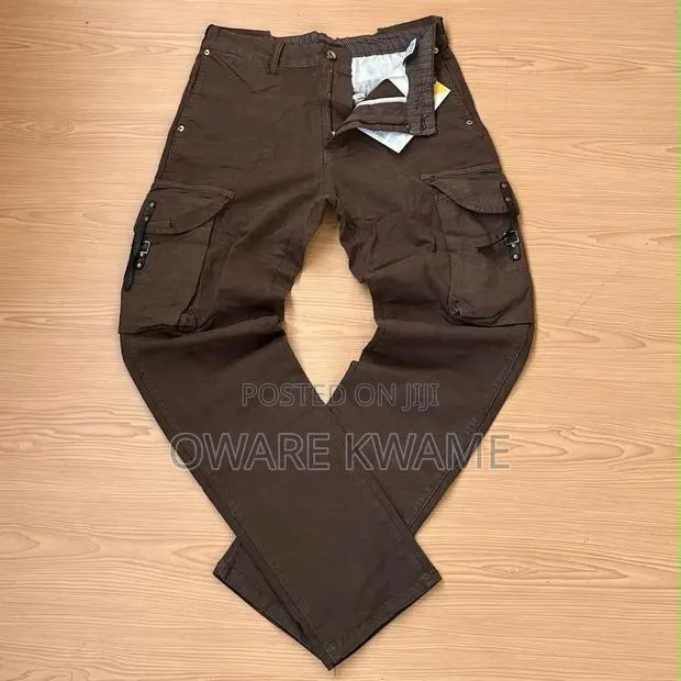 Cargo Pants · Photo 1