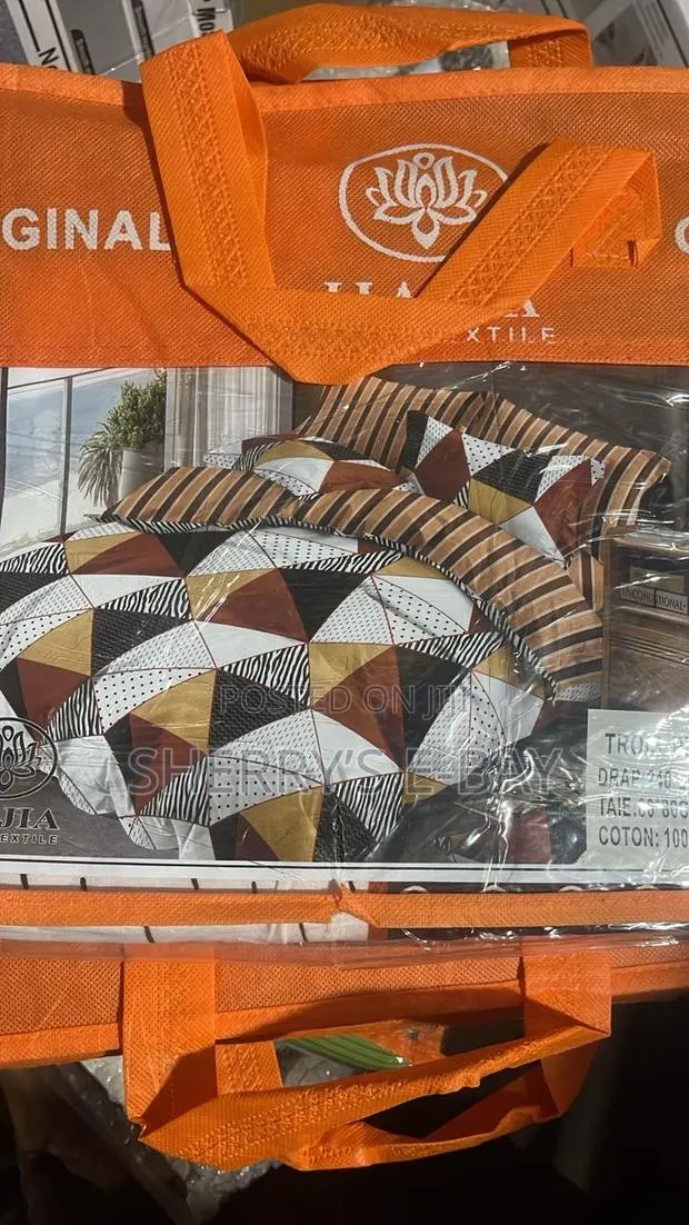6pcs Bedsheets Set. 2 Bedsheets With 4 Pillow Covers · Photo 3