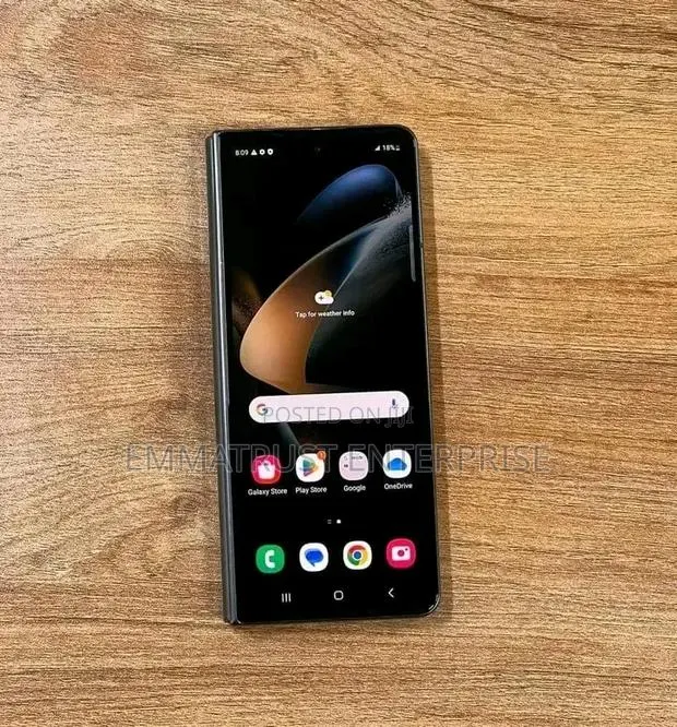 New Samsung Galaxy Z Fold3 5G 256 GB Silver · Photo 1
