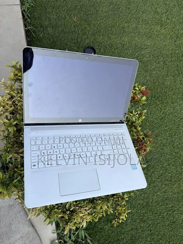 Laptop HP Envy 15 16GB Intel Core i7 HDD+SSD 512GB · Photo 1