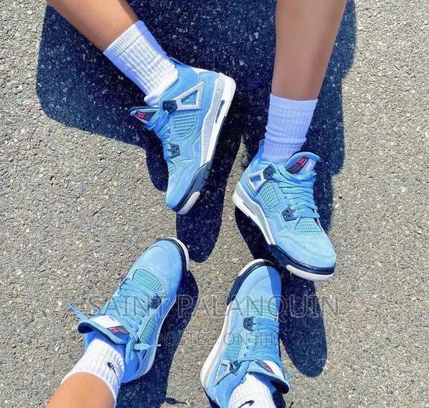 Nike Air Jordan 4 · Photo 1