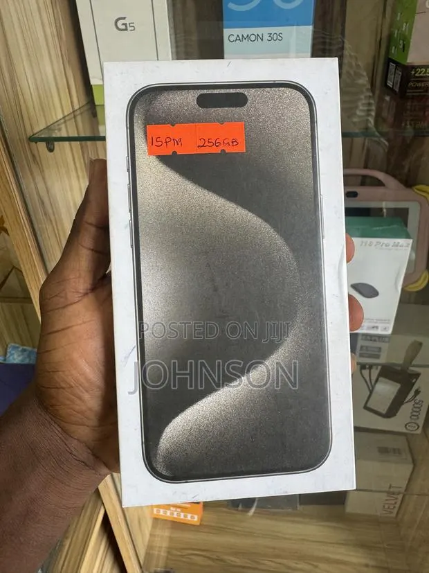 Apple iPhone 15 Pro Max 256 GB Gray · Photo 1