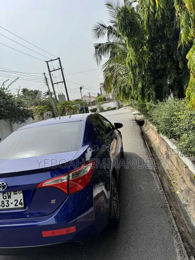 Toyota Corolla S 4dr Sedan (1.8L 4cyl CVT) 2015 Blue · Photo 1