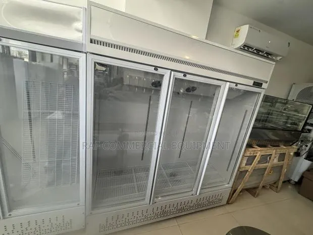 Commercial Tripple Door Display Fridge 1200l · Photo 1